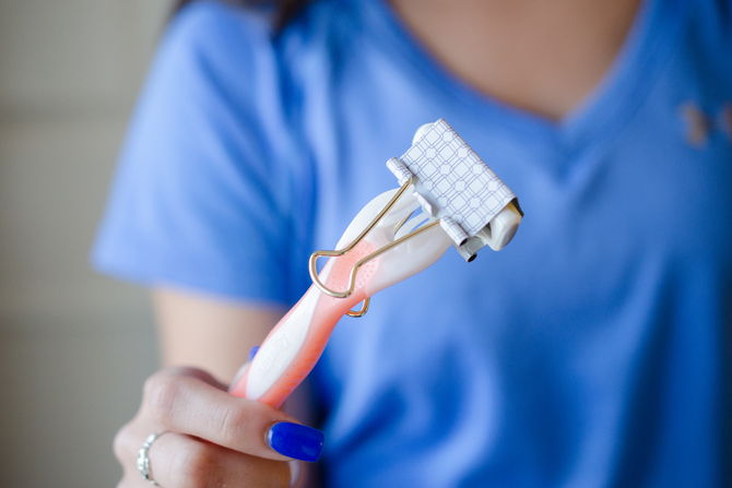 Use a binder clip to protect your razor blade