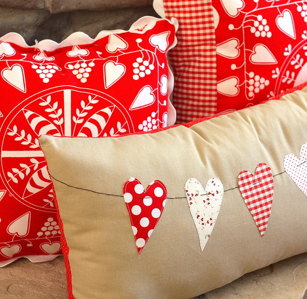 DIY Valentine Throw Pillow